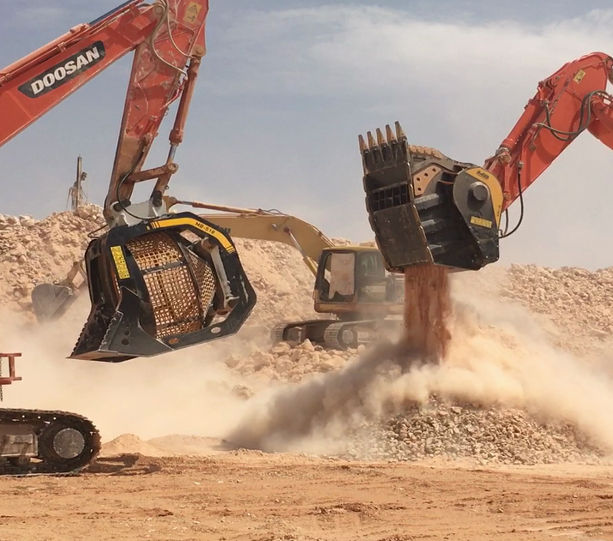News - BF135.8粉碎铲斗和MB-S18 筛分铲斗在沙特阿拉伯一个大采石场的出色表现